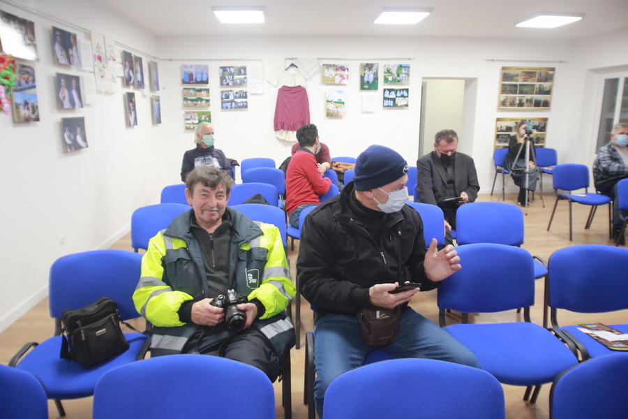 review-2021-124_resize