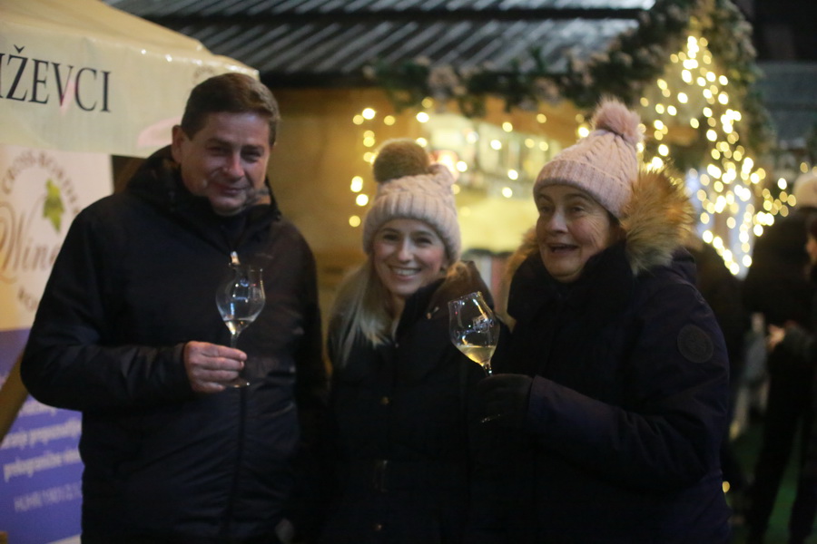 review-2021-140_resize