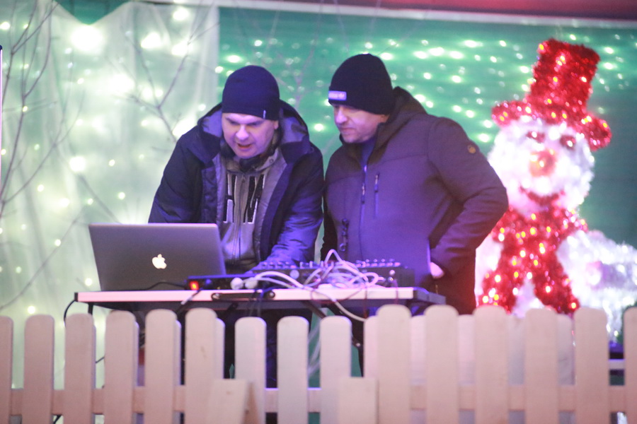 review-2021-141_resize