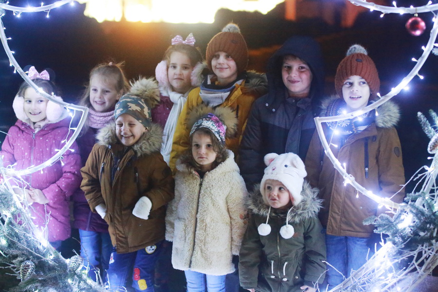 review-2021-142_resize