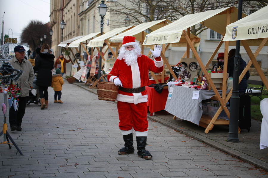 review-2021-143_resize