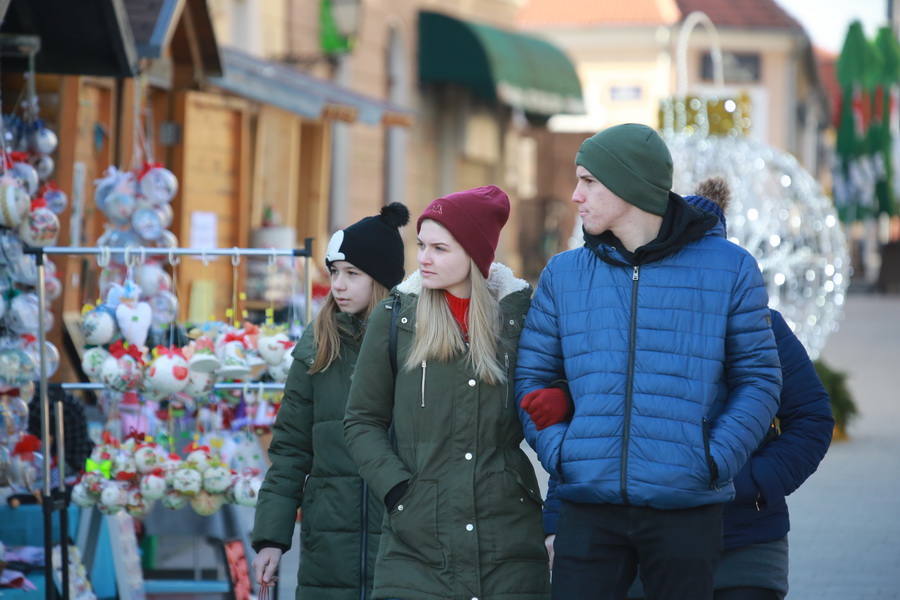 review-2021-147_resize