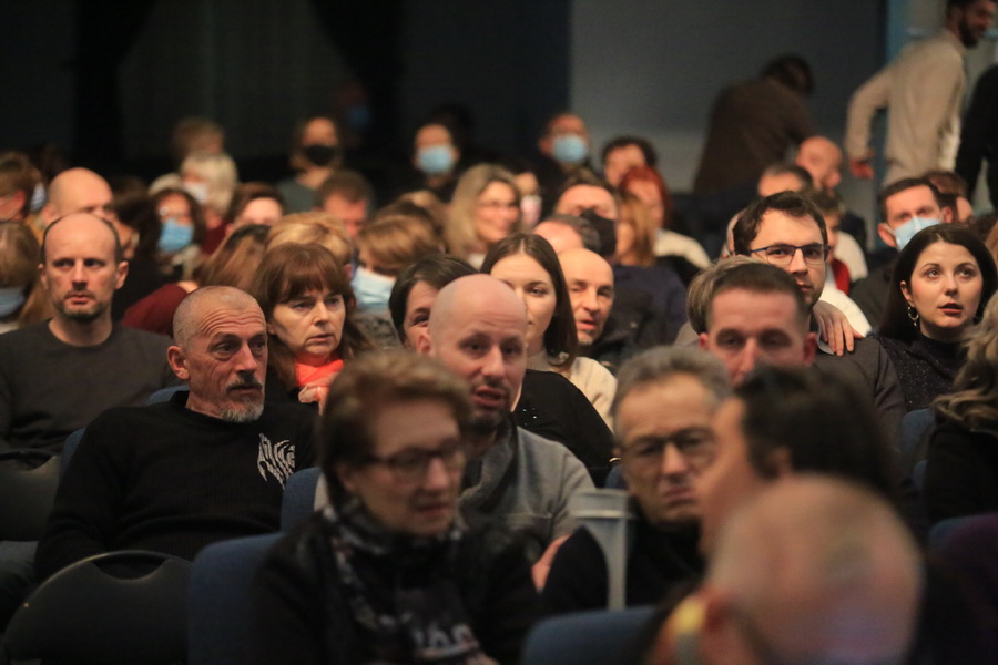 review-2021-166_resize