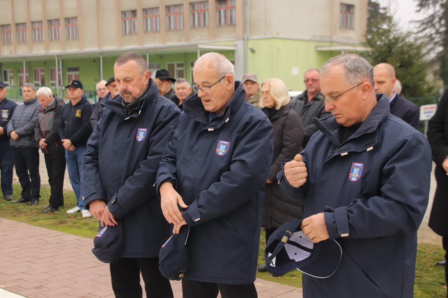 review-2021-167_resize