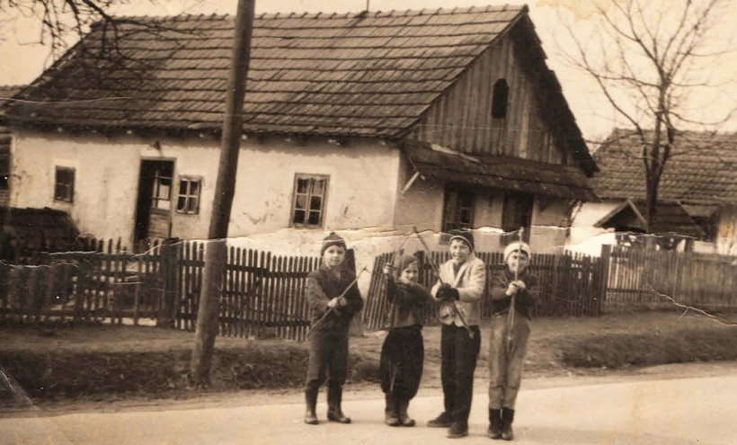 11 kauboji i indijanci z brda