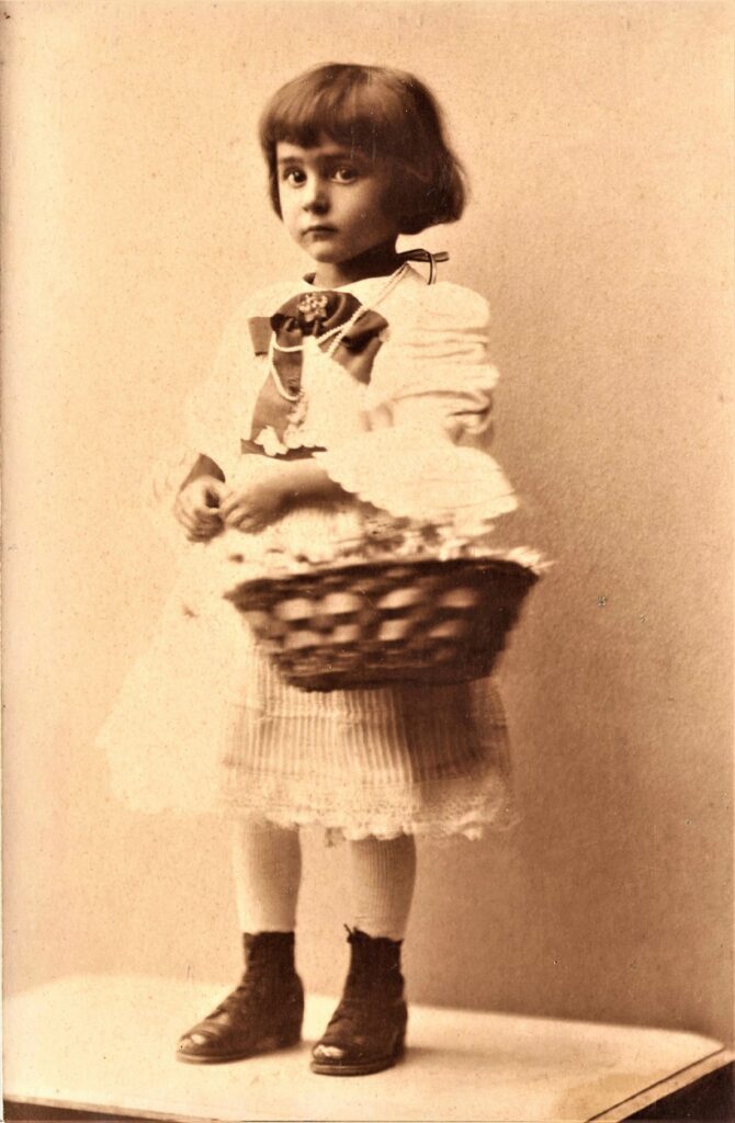 129 stražnje korice dragica jurčić rođ 1915