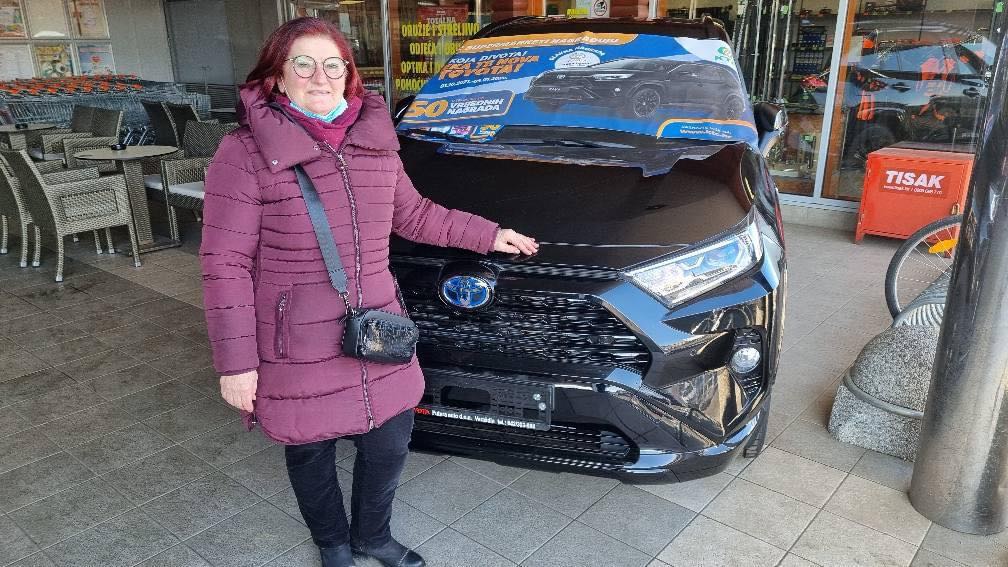 Gospođa Anka iz Križevaca osvojila automobil Toyotu RAV4 hybrid