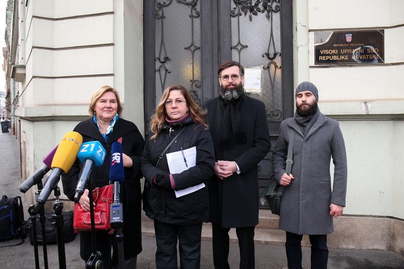 Zagreb: Udruga "u Ime Obitelji" Održala Konferenciju Za Novinare Ispred Visokog Upravnog Suda