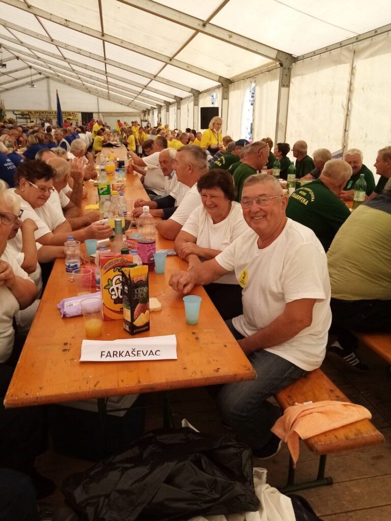Udruga umirovljenika Farkaševac 2 slika