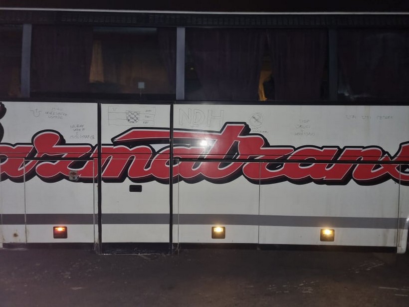 [FOTO] Autobus kod križevačkog stadiona išarali ustaškim znakovljem