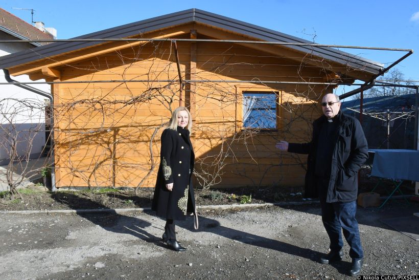 Stari, siromašni i nemoćni štićenici staračkog doma s petrinjskog područja dobili trajnu drvenu kuću