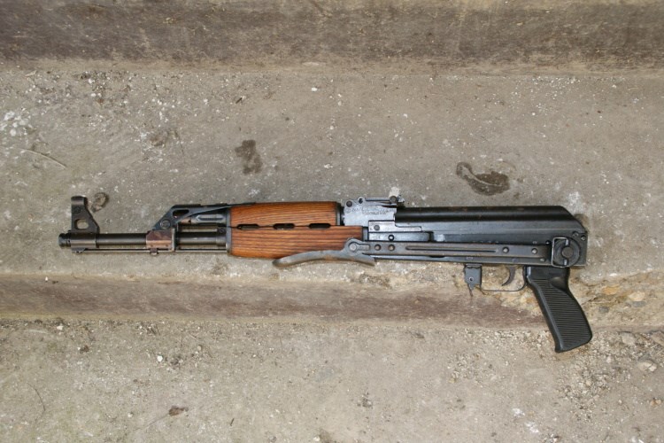 Mladić nedozvoljeno posjedovao pušku ručne izrade i lovačke patrone