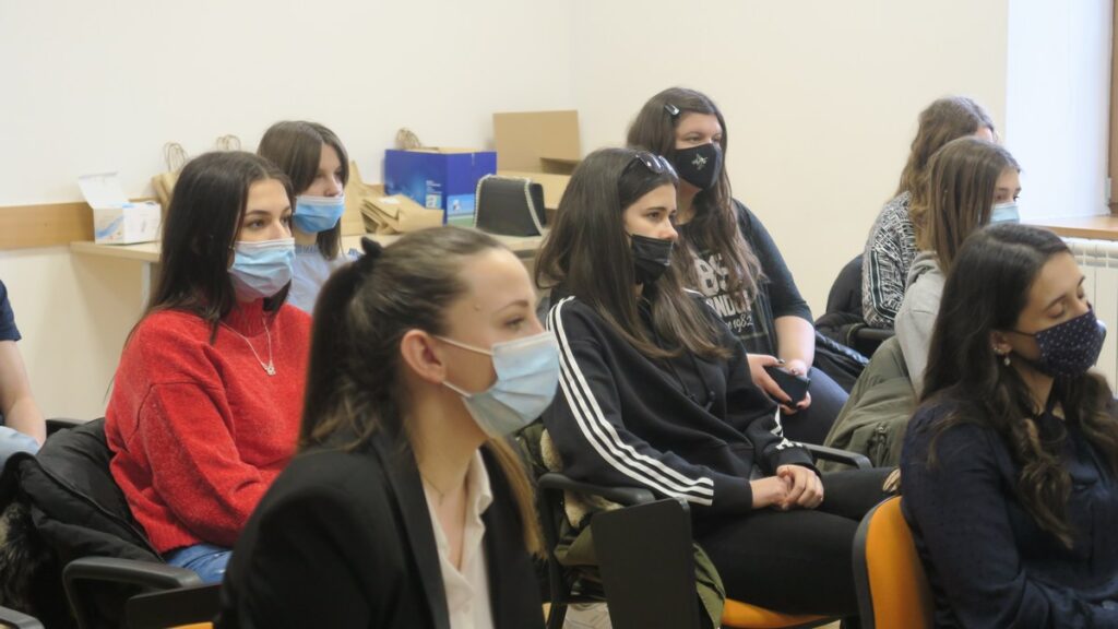 Europe DIRECT Čakovec okupio srednjoškolce na konferenciji mladih o sigurnosti rada na Internetu i online nastavi