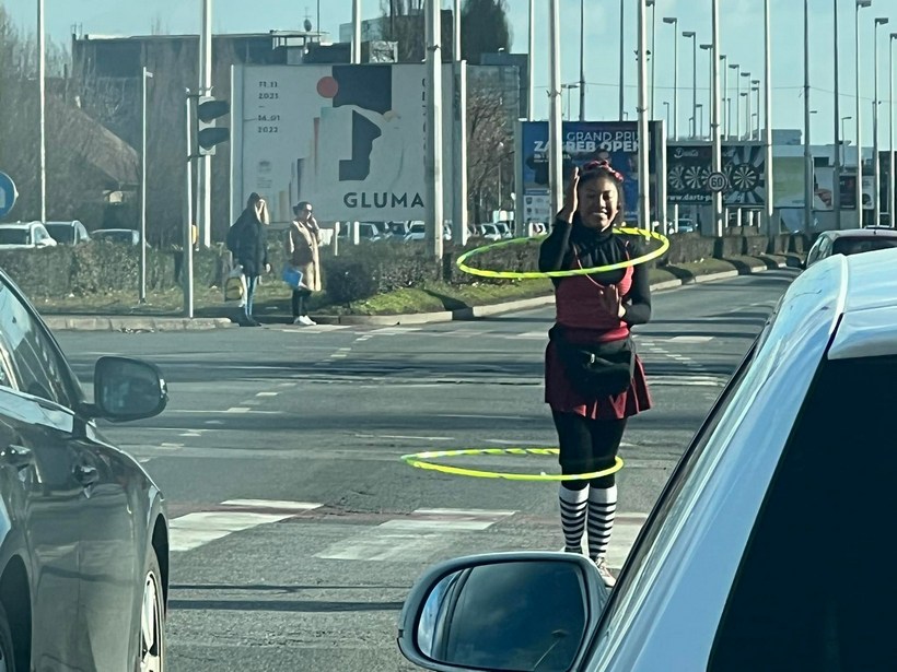 hulahop djevojka (1)