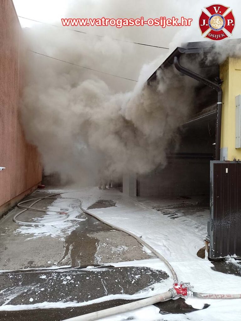Pozar-na-objektu-17.03-4