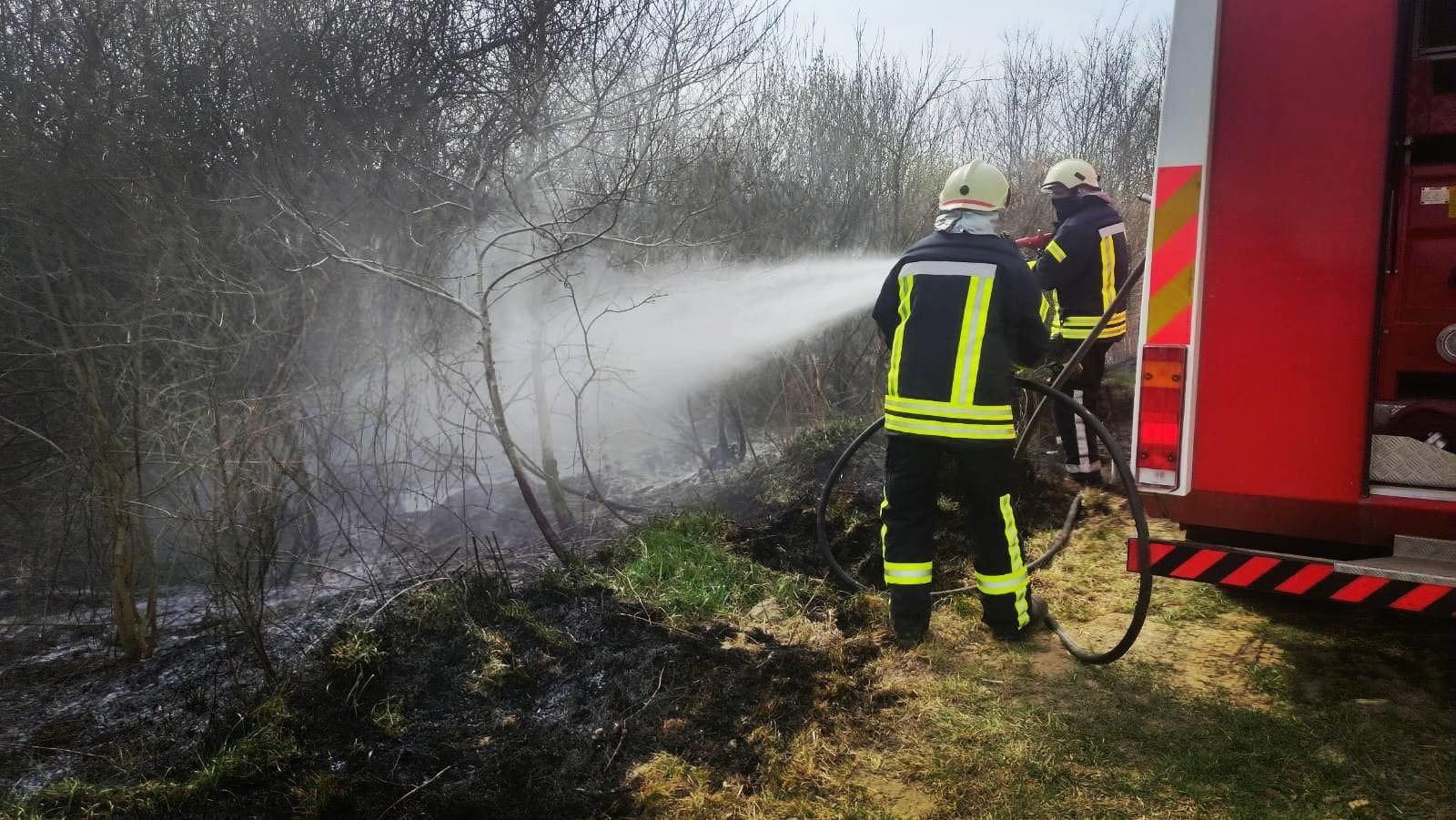 Vatrogasci iz Svetog Ivana Žabna i Rovišća ugasili požar3