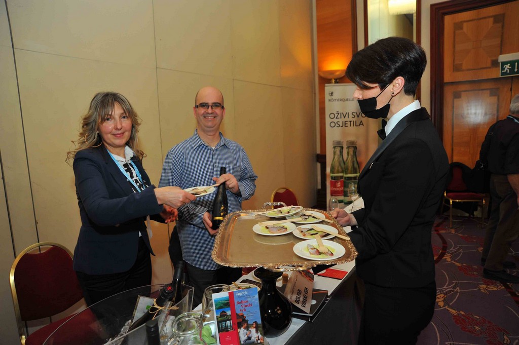 Zagreb 3 Wine EnoGASTRO25. 3. 22..odt