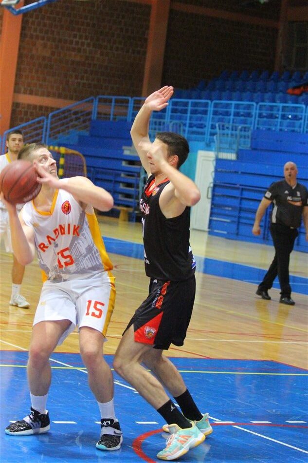 kosarka radnik44