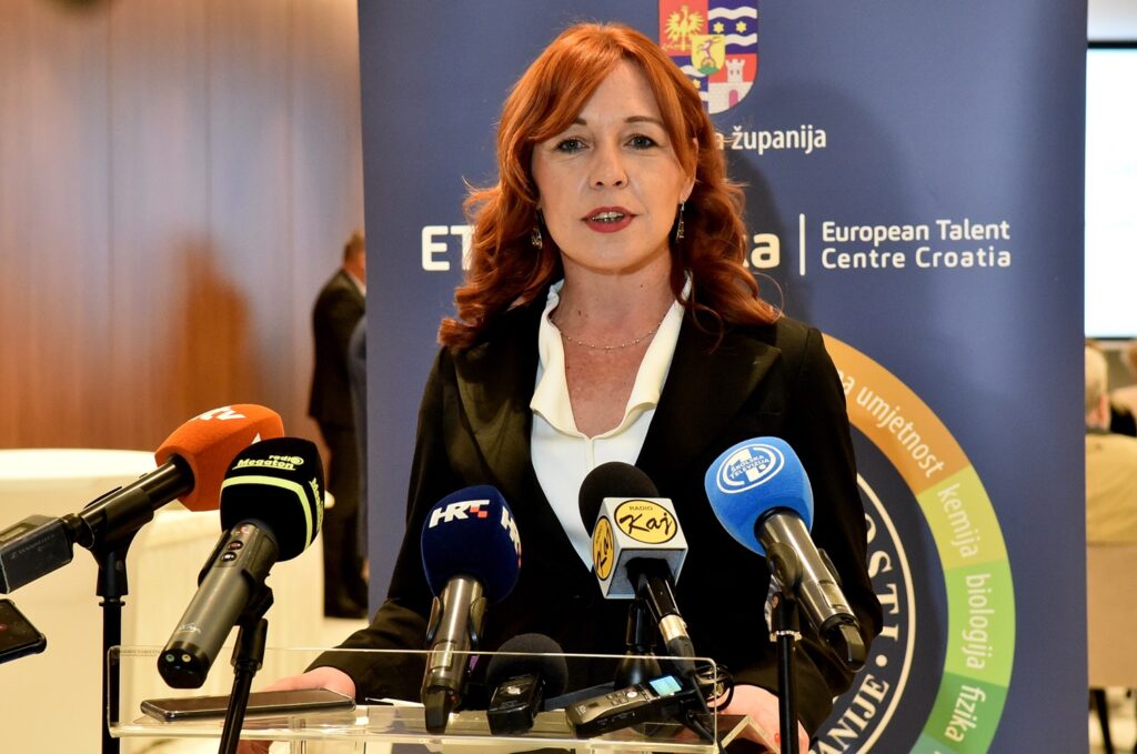 o_1fv0f1pslvogt1619ot1fcj18hts