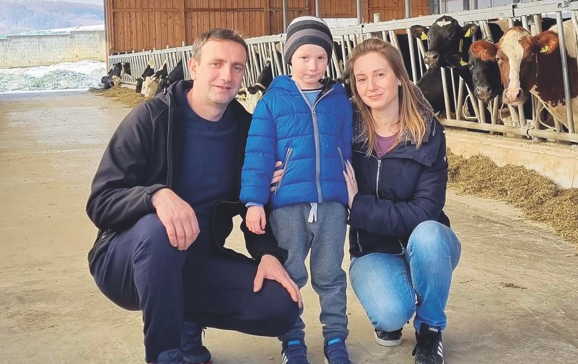 SUVREMENA FARMA MUZNIH KRAVA Duška i Miroslav Grubić već su četvrta generacija koja nastavlja obiteljsku tradiciju proizvodnje mlijeka