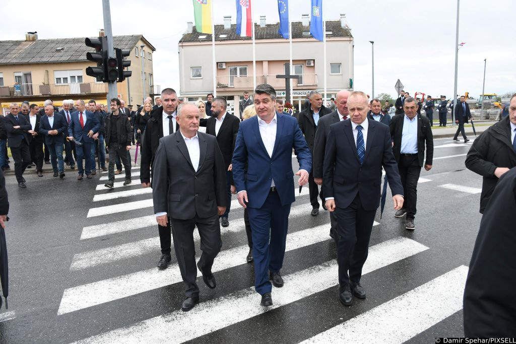 Općina Rovišće pokazala da se u isto vrijeme može voljeti i HDZ i Milanović