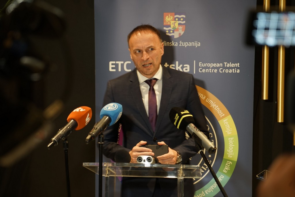 o_1g18hnpptdfelonmlt1rrm7glm