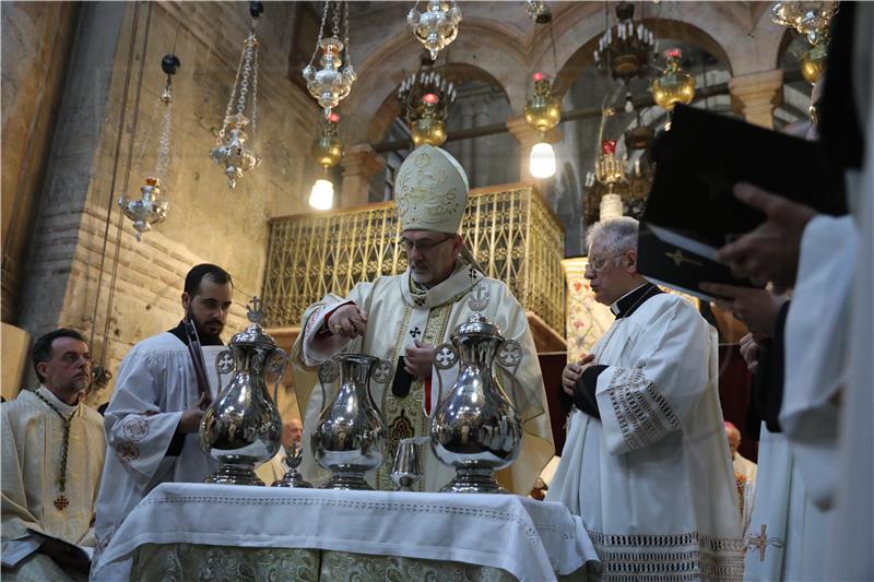 Kršćani slave uskršnju misu na svetištu u Jeruzalemu