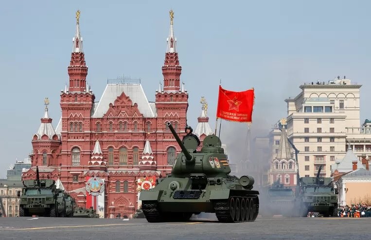 Ruski hakeri emitirali vojnu paradu u Moskvi na ukrajinskoj i latvijskoj televiziji