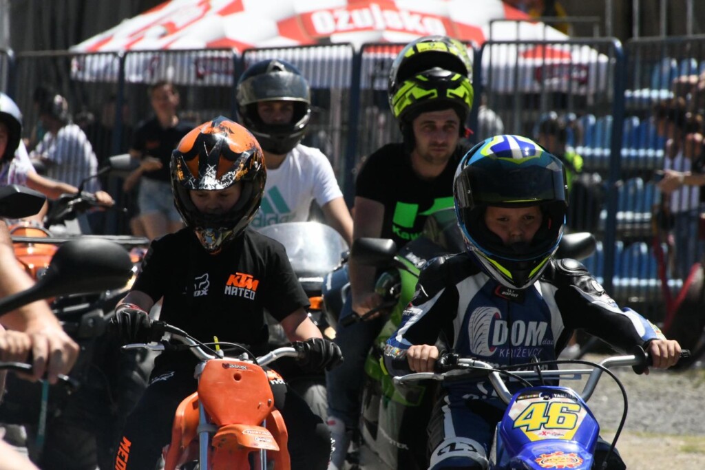 287136893_550553286621265_6658072433037577570_n