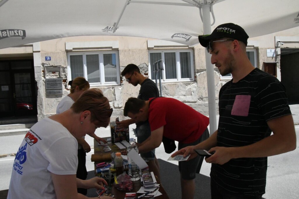 287477566_556733755861685_8039992750049912169_n