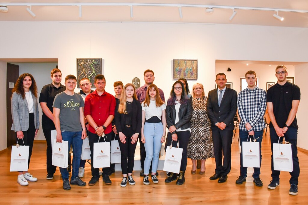 Međimurska županija nagradila najuspješnije učenike natjecanja WorldSkills 2022 (2)