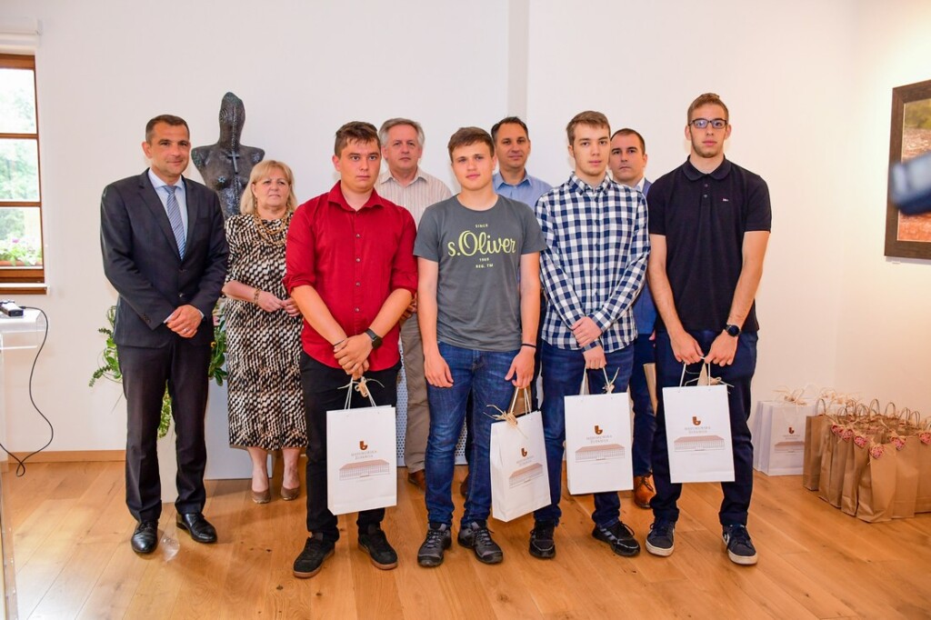 Međimurska županija nagradila najuspješnije učenike natjecanja WorldSkills 2022 (5)
