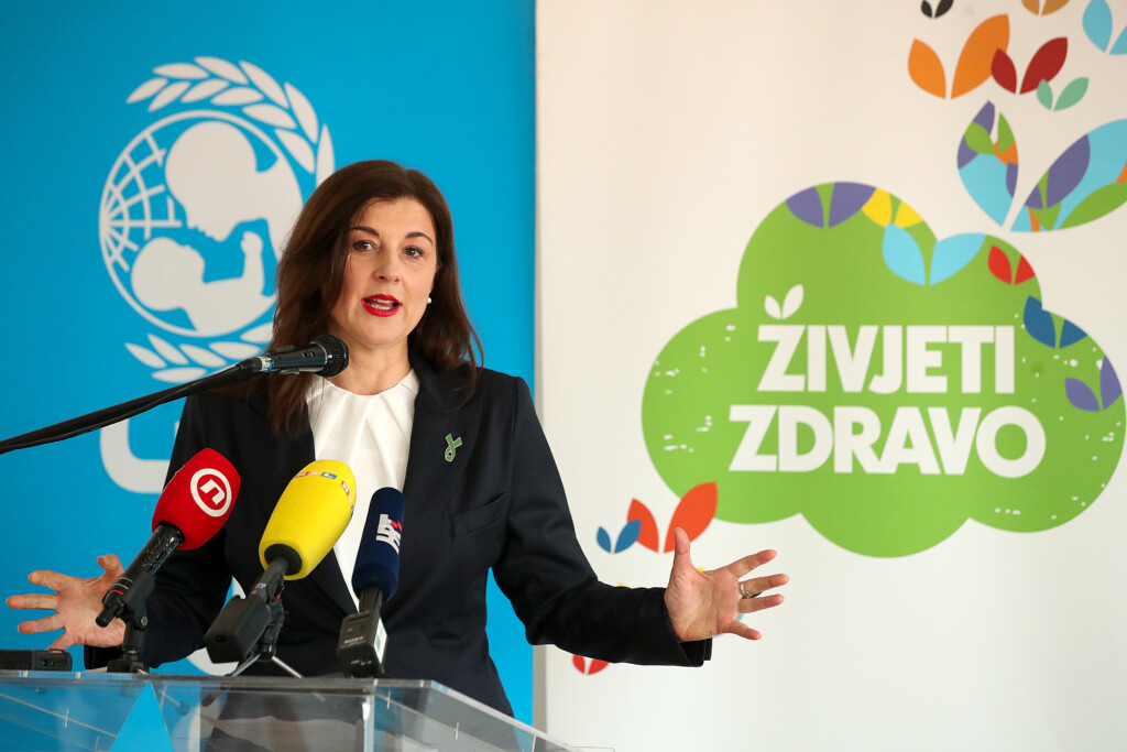 Zagreb: U X. gimnaziji Ivan Supek odrana je konferencija kojom se najavila UNICEF-ova humanitarna utrka Mlije?na staza