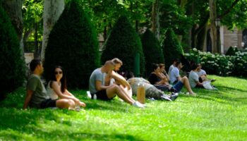 Zagreb: Građani I Njihovi Ljubimci Potražili Spas Od Velikih Vrućina