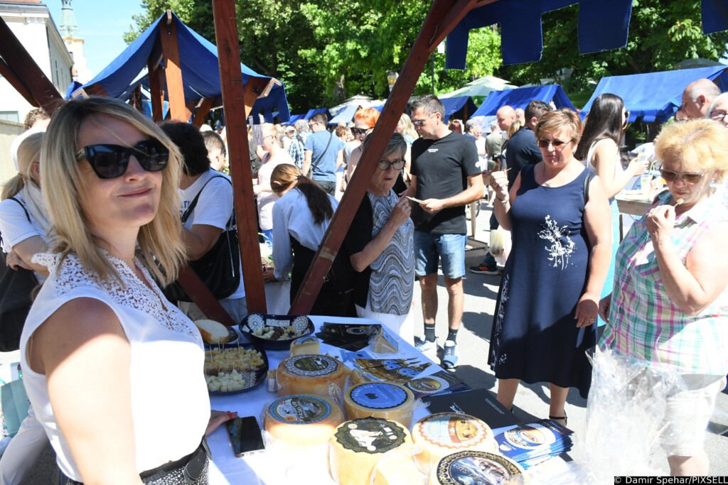 Bjelovar: Subota na Terezijani započela manifestacijom "Okusi Bilogore"