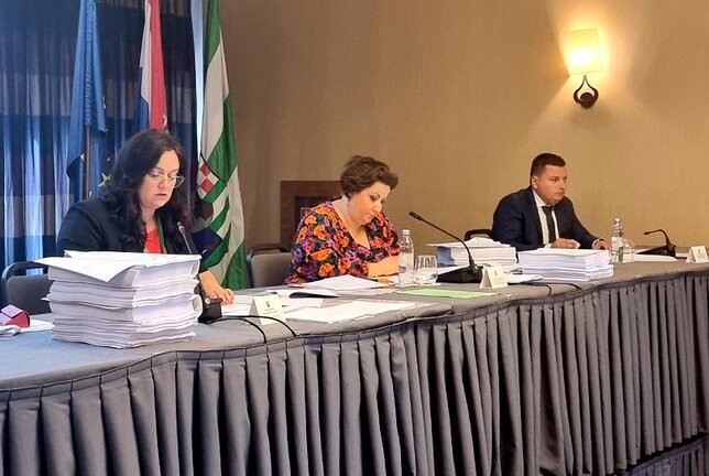 skupstina_0007_20220607_111523.jpg__648x432_q85_subsampling-2