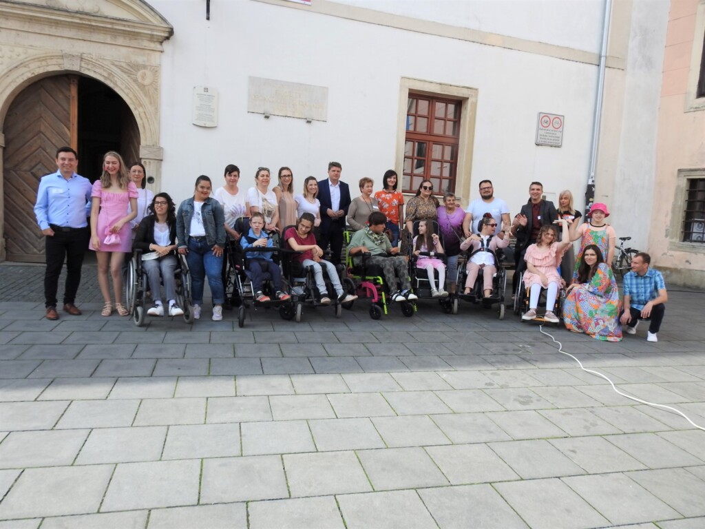 uz_tebe_sam_15_godina_2022 (3)