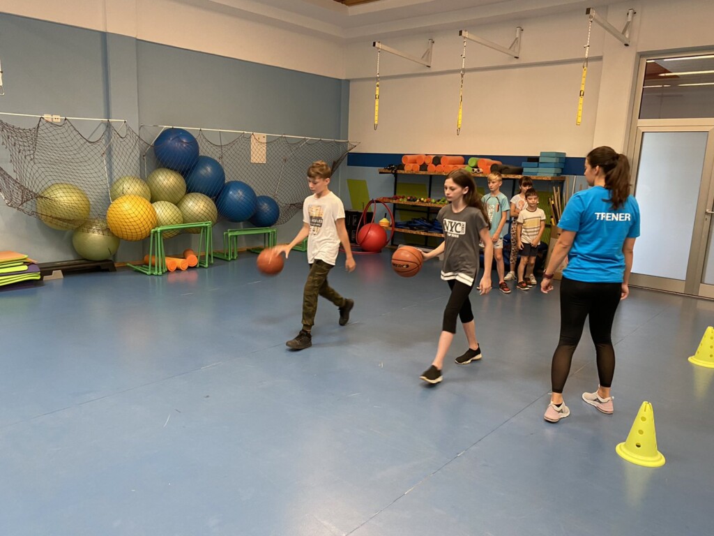 IMG-8d57be2c69a4189cb6f4161b21f604e0-V