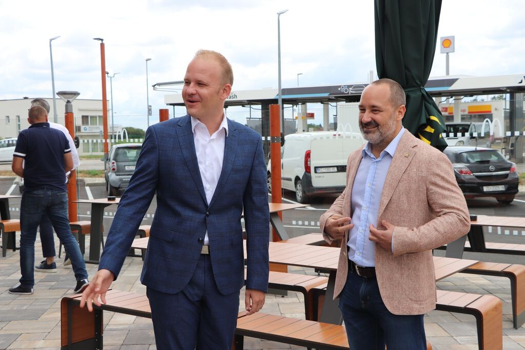 Otvorenje_McDonalds_02