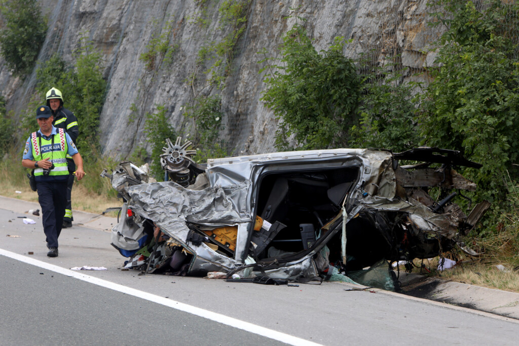 Jedna osoba poginula u prometnoj nesreći na A1 kod Ogulina