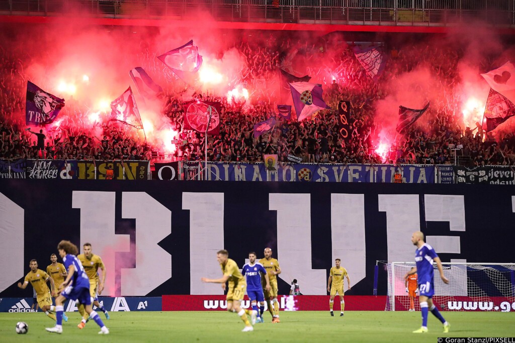 Dinamo i Hajduk u utakmici Superkupa na stadionu u Maksimiru