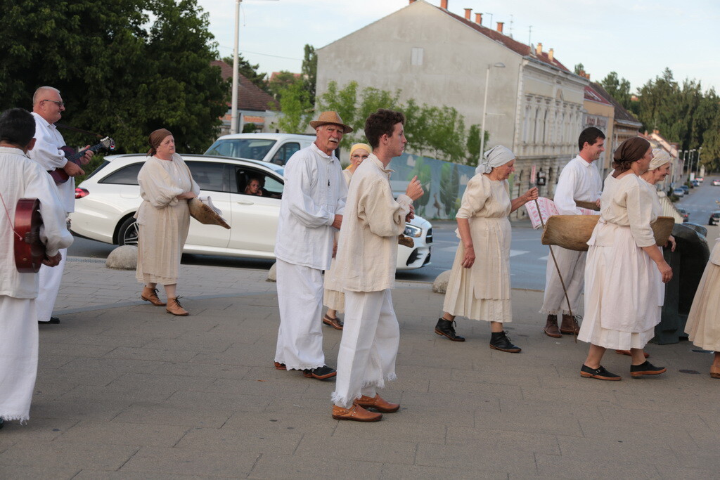 izbakineskrinje-1384