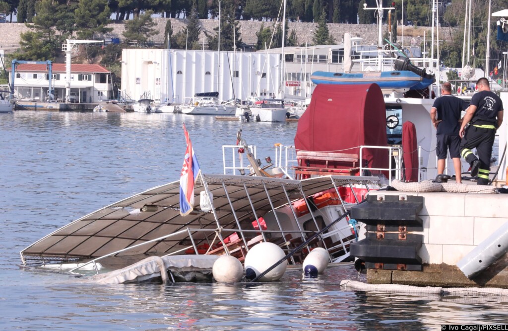 Split: Turistički brod udario u Zapadnu obalu i potonuo, nema ozlijeđenih