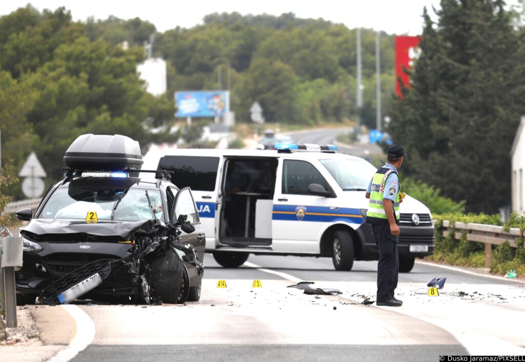 Zbog Teške Prometne Nesreće Zatvorena Jadranska Magistrala Kod Vodica