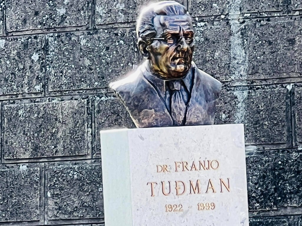 spomenik tuđman (2)