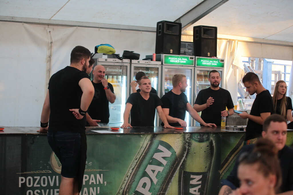 zlatni-mikrofon-1537