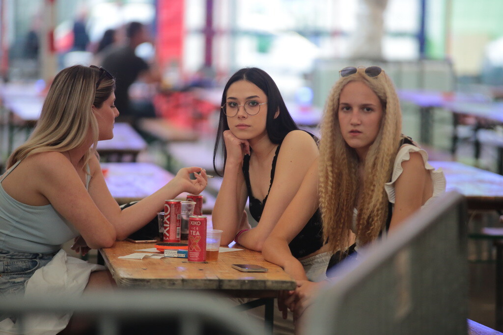 zlatni-mikrofon-1551