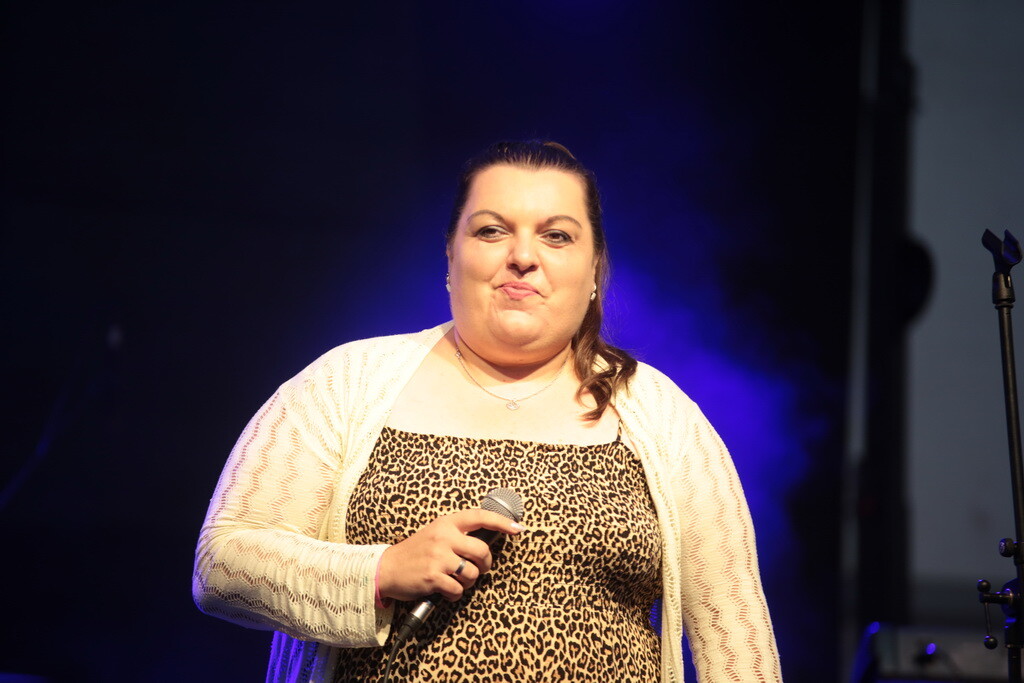 zlatni-mikrofon-1555