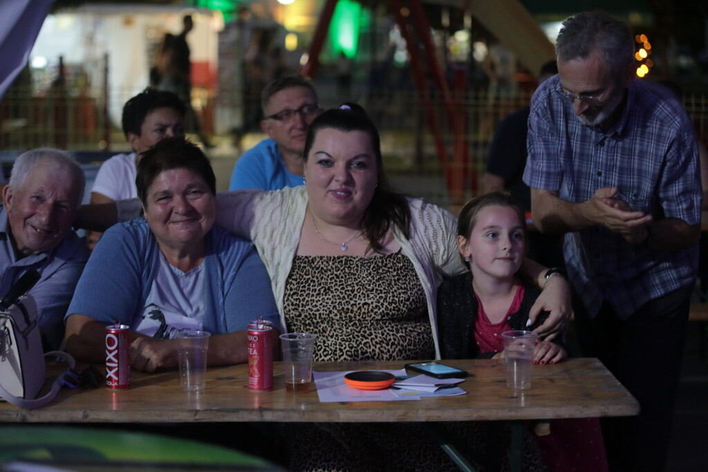 zlatni-mikrofon-1585