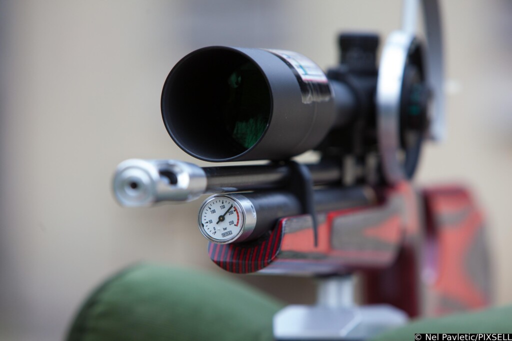 Internet bankarstvom kupovao optički ciljnik za pušku i ostao bez 1300 eura